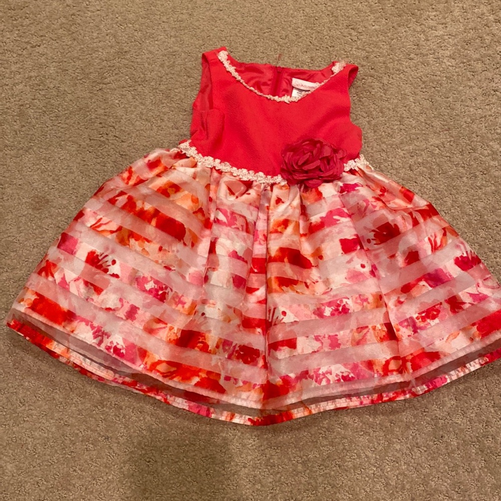 Pink/red dress with flower and zip back